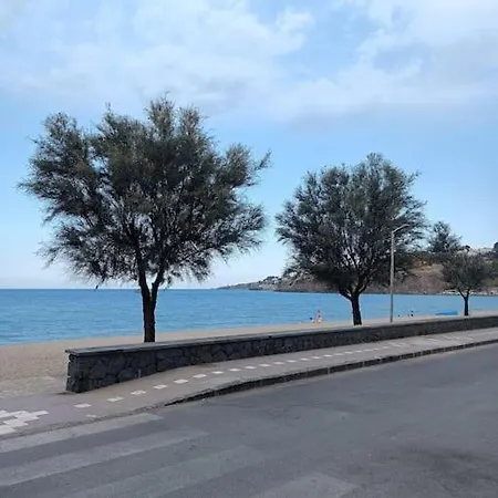 Agnone 30 Meters Away דירה